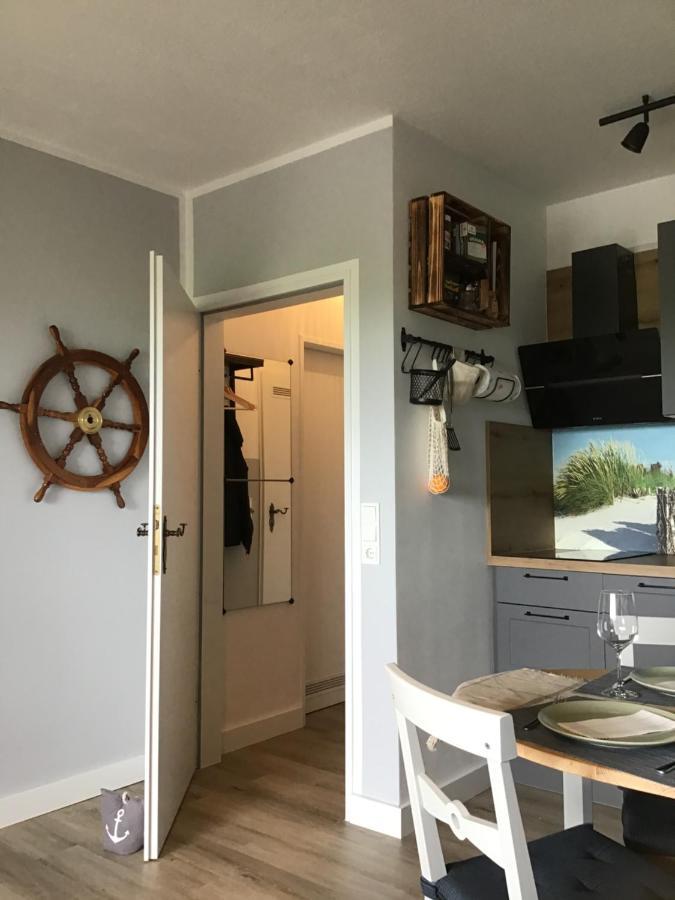 Liebevoll Eingerichtete Ferienwohnung Luettje Koje Dornum Exterior foto